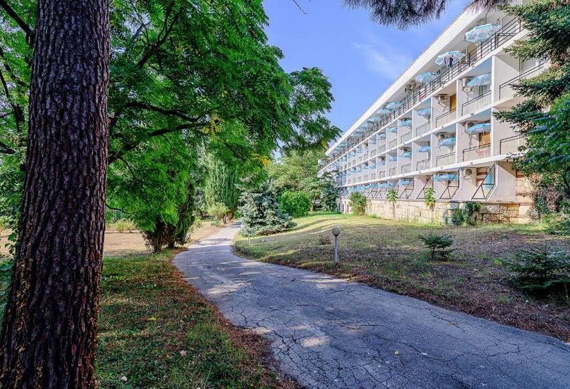 בית מלון כפרי International House Of Journalists Resort