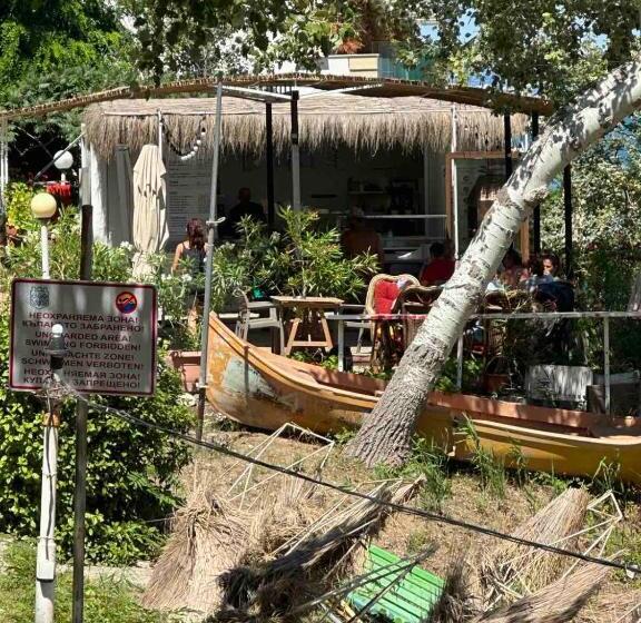 בית מלון כפרי International House Of Journalists Resort