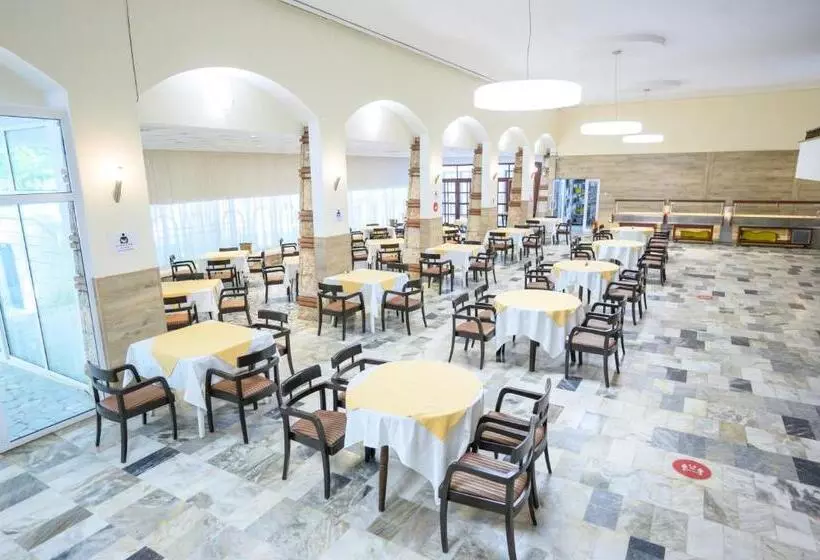هتل International House Of Journalists Resort