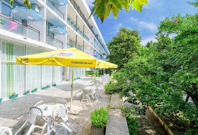 בית מלון כפרי International House Of Journalists Resort