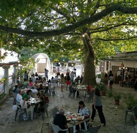 בית מלון כפרי International House Of Journalists Resort