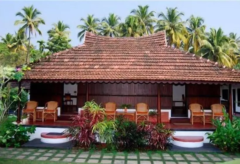 هتل Kayaloram Heritage Lake Resort