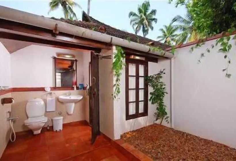 هتل Kayaloram Heritage Lake Resort