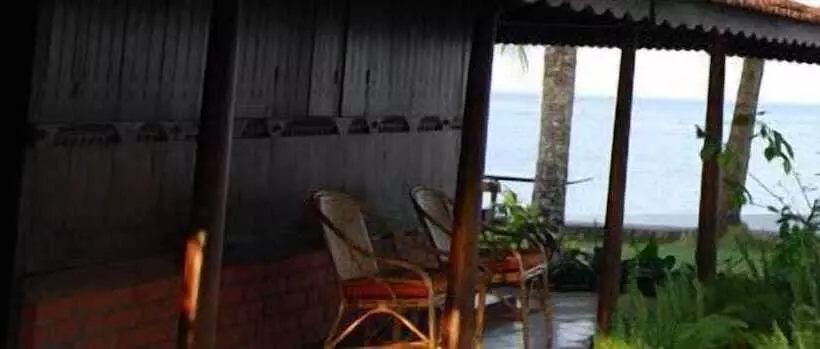 هتل Kayaloram Heritage Lake Resort