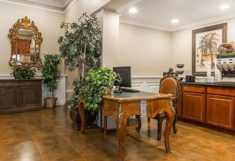 هتل Quality Inn Massena