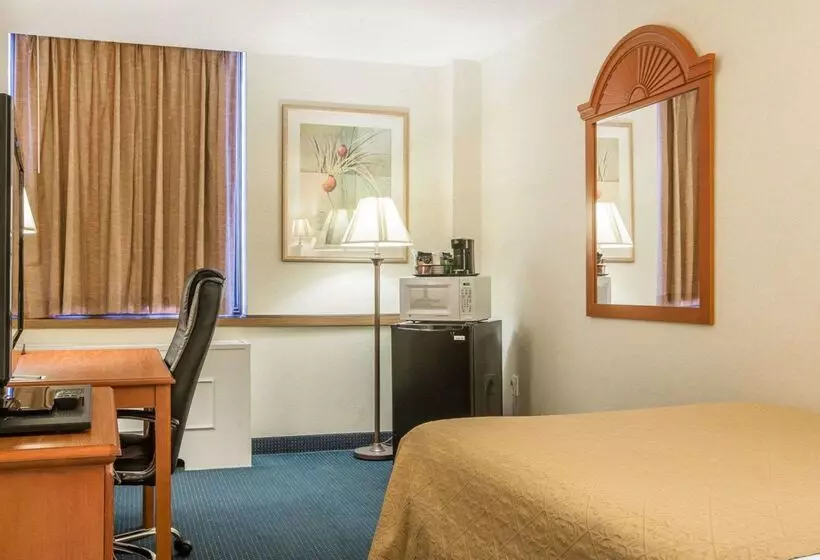 هتل Quality Inn Massena