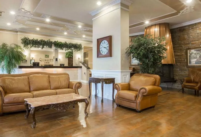 هتل Quality Inn Massena