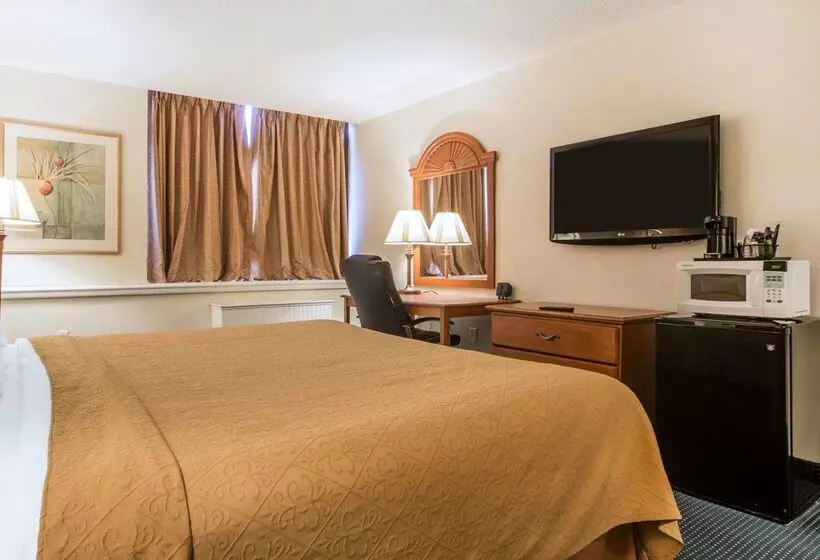 هتل Quality Inn Massena