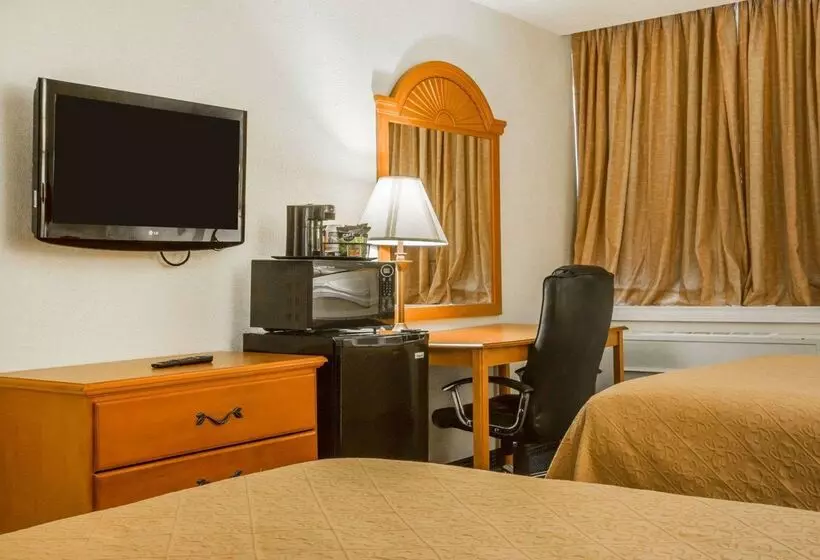 هتل Quality Inn Massena