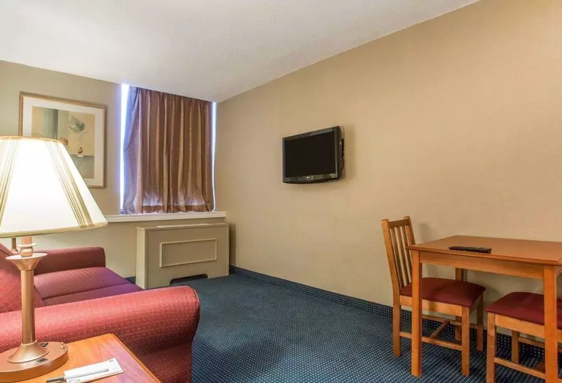 هتل Quality Inn Massena