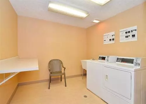 ホテル Quality Inn & Suites Airport
