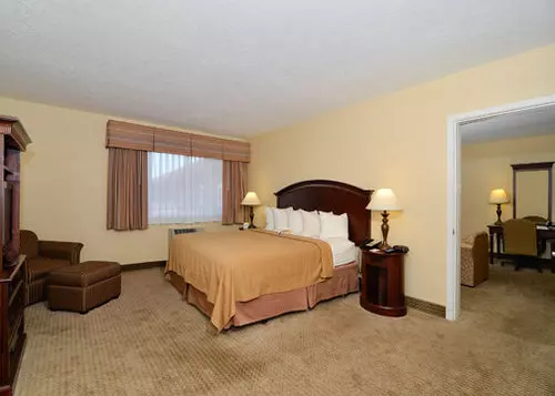 ホテル Quality Inn & Suites Airport