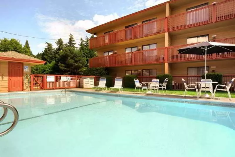 ホテル Quality Inn & Suites Airport