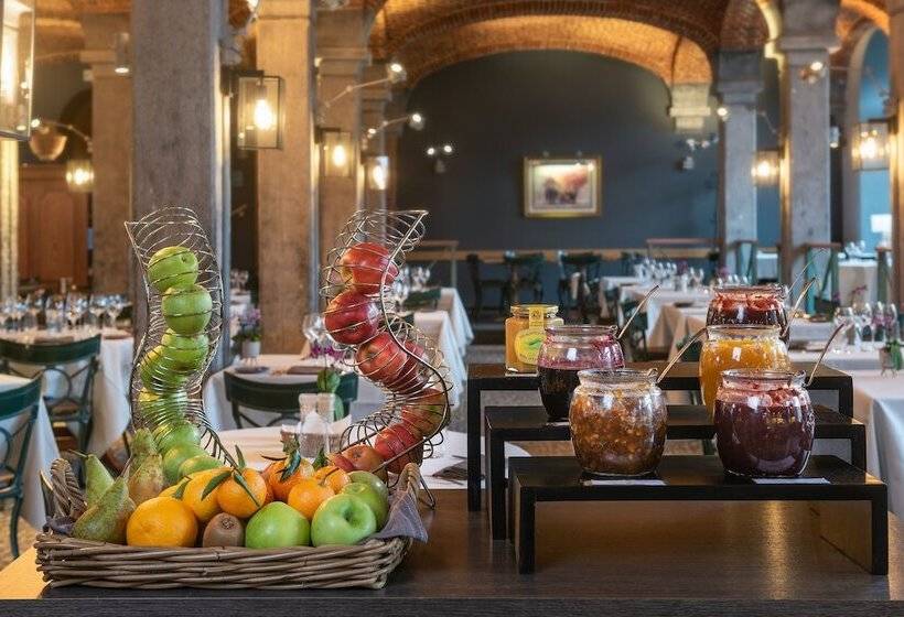 בית מלון כפרי Van Der Valk Waterloo