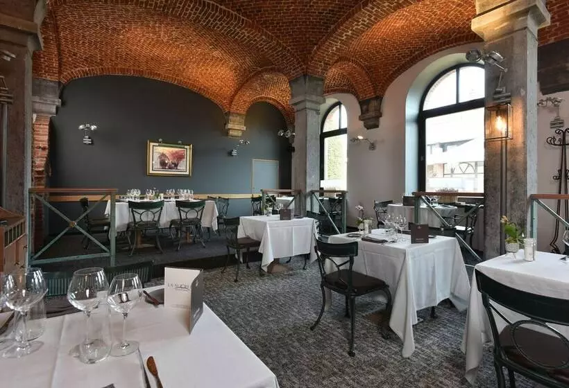 Отель Van Der Valk Waterloo