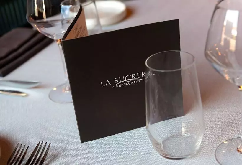 Отель Van Der Valk Waterloo