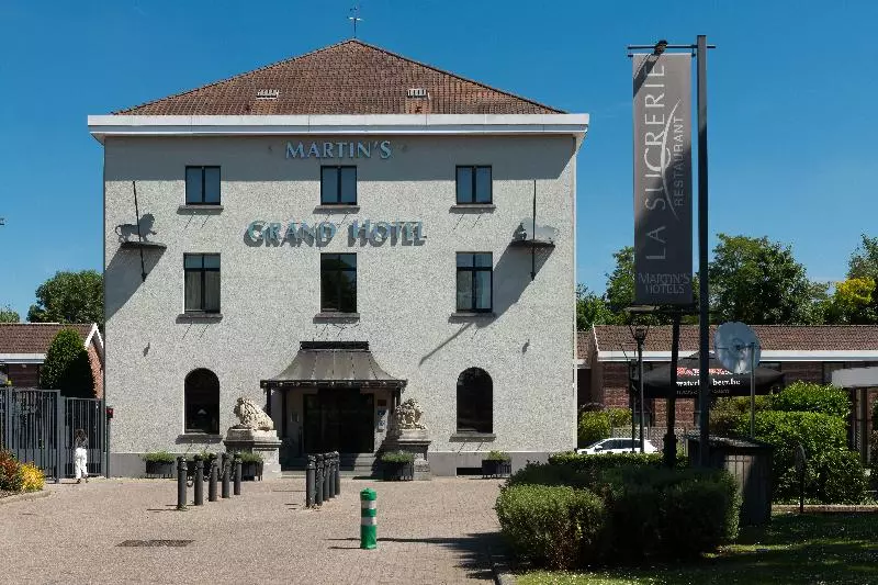 Отель Van Der Valk Waterloo