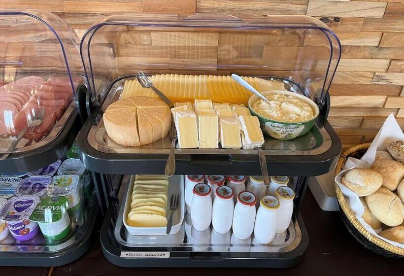 Отель Westendia Free Parking Top Breakfast