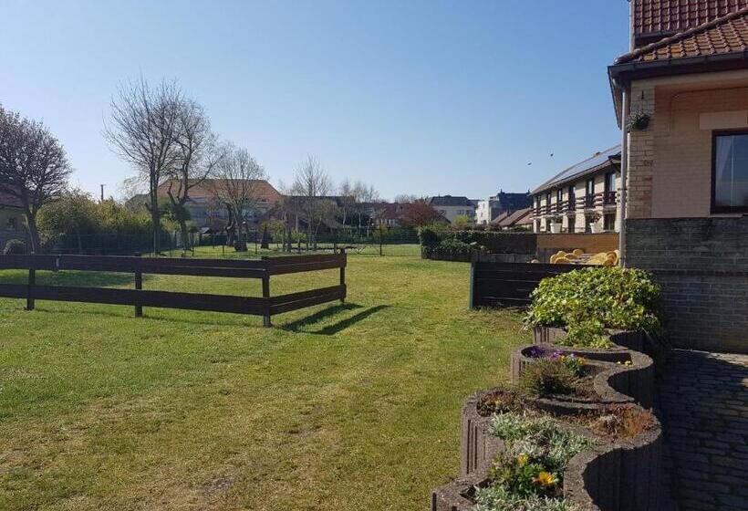 Отель Westendia Free Parking Top Breakfast