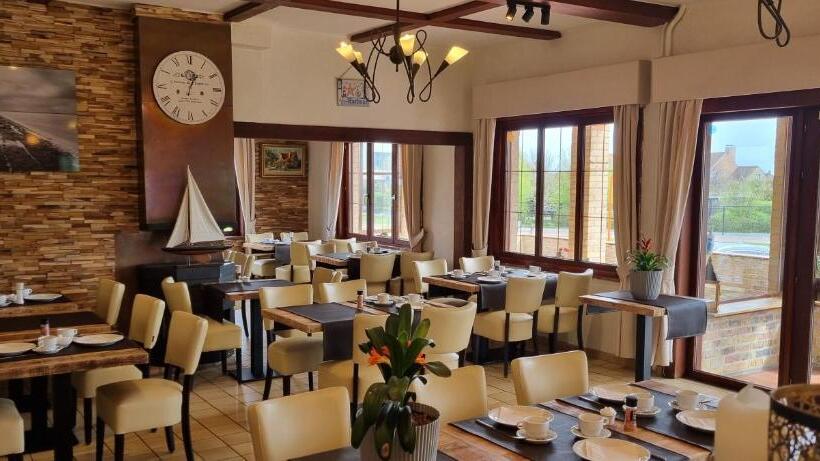 Отель Westendia Free Parking Top Breakfast