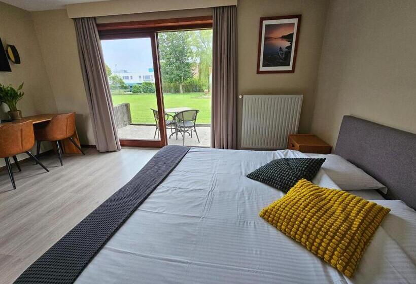 Отель Westendia Free Parking Top Breakfast