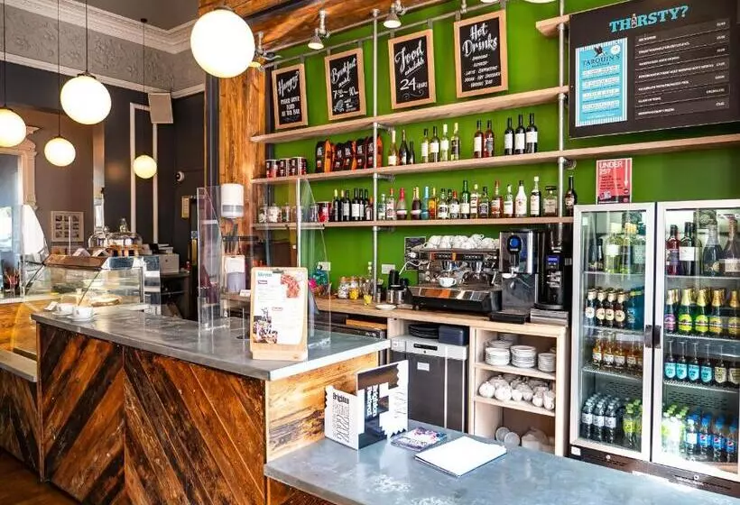 هتل A&o Brighton Beach