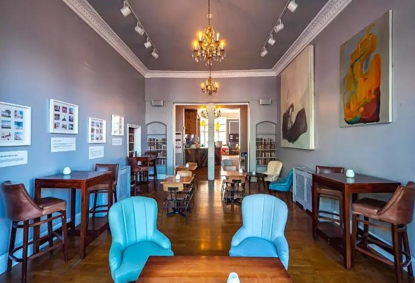 هتل A&o Brighton Beach