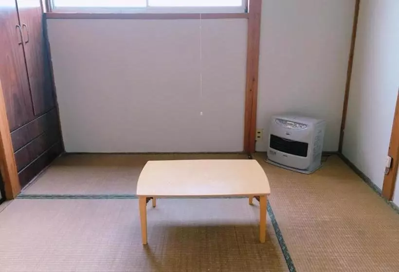 ユースホステル Yado & Kissa Ugo Hub
