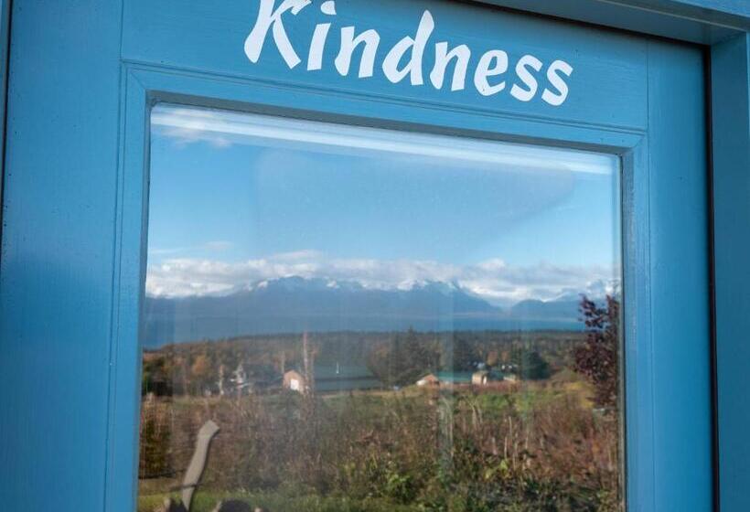 تختخواب و صبحانه Good Karma Inn