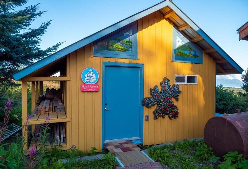 تختخواب و صبحانه Good Karma Inn