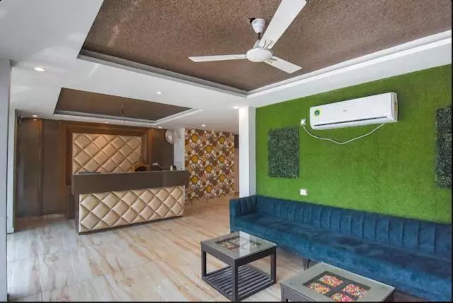 Hotel Green Leaf