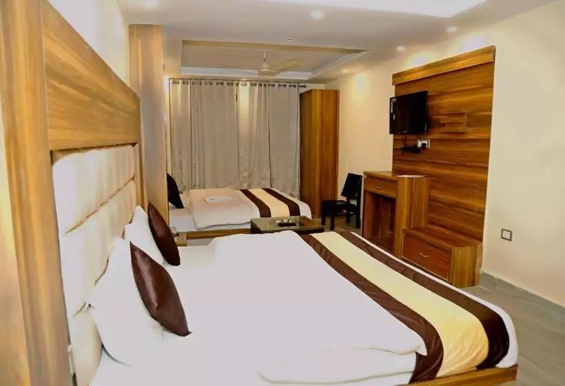 Hotel Green Leaf