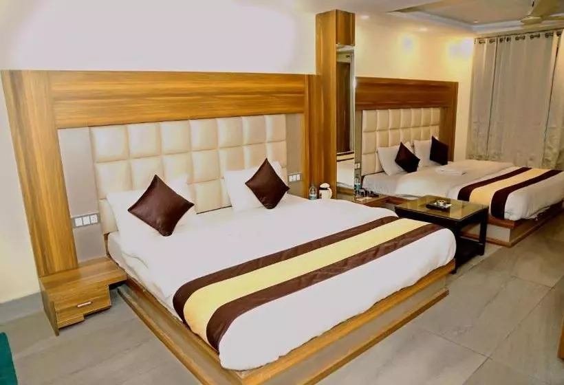 Hotel Green Leaf