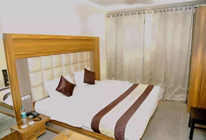 Hotel Green Leaf