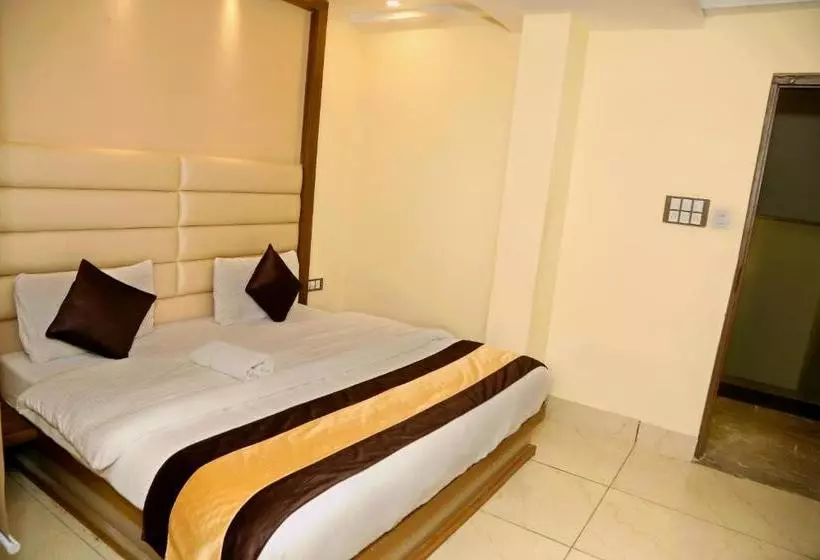 Hotel Green Leaf