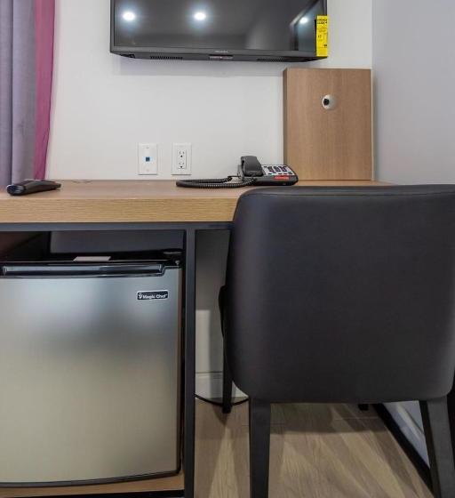 호텔 Ninety Five Fordham / St. Barnabas Hospital