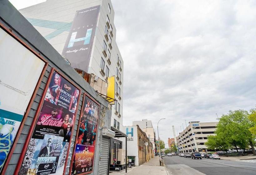 호텔 Ninety Five Fordham / St. Barnabas Hospital