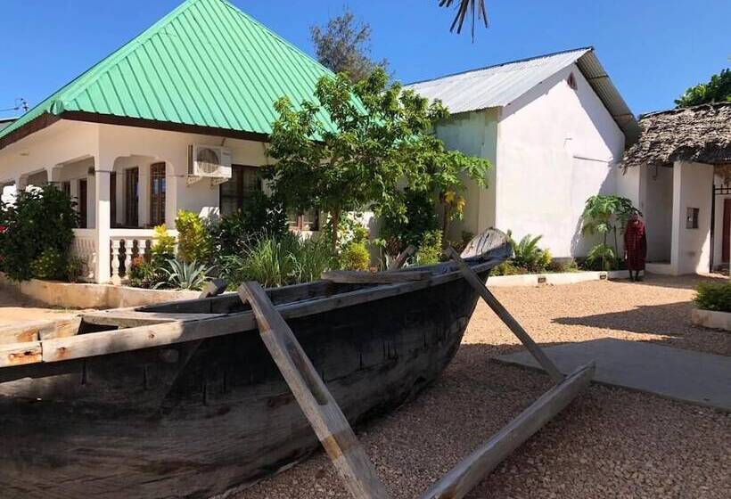 Hotelli Nungwi Lodge