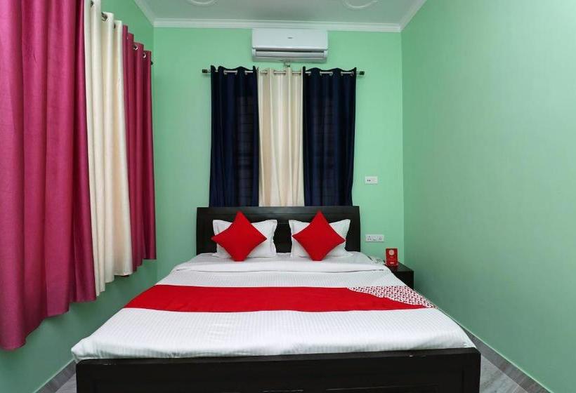 Hotel Oyo 37905 Gangri2