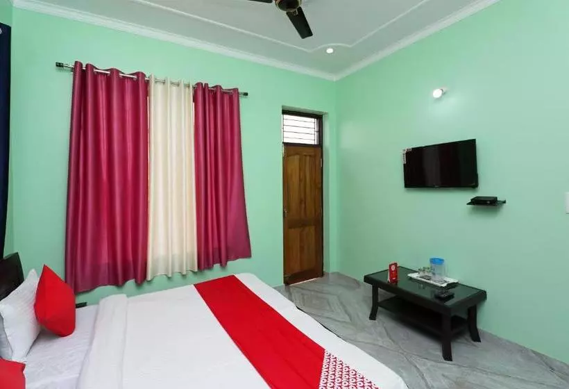 هتل Oyo 37905  Gangri2