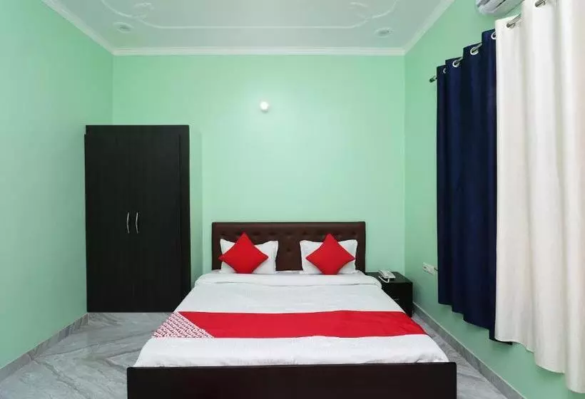 هتل Oyo 37905  Gangri2