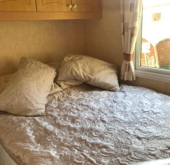 فندق Shepherds Huts Ham Hill, 2 Double Beds, Bathroom, Lounge, Diner, Kitchen, Love Dogs & Cats Looking O