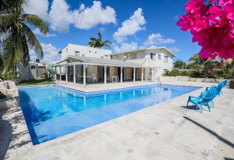 پانسیون El Retreat Guest House