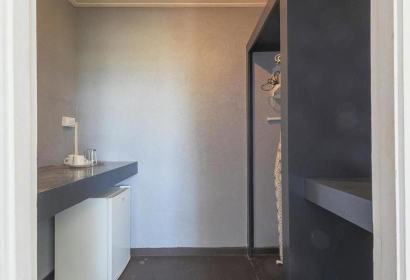 پانسیون El Retreat Guest House