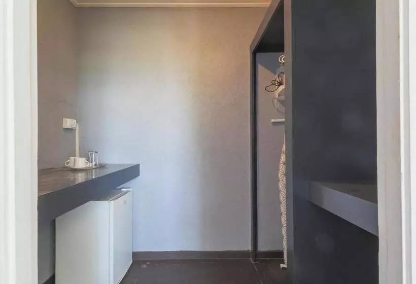 پانسیون El Retreat Guest House