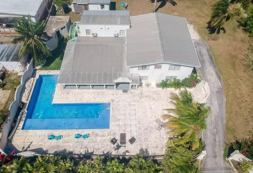 پانسیون El Retreat Guest House