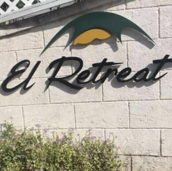 پانسیون El Retreat Guest House