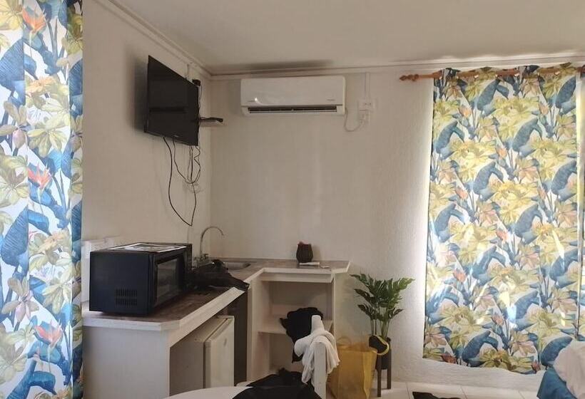 پانسیون El Retreat Guest House