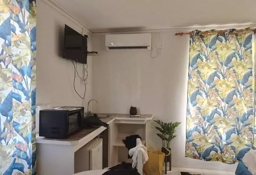 پانسیون El Retreat Guest House