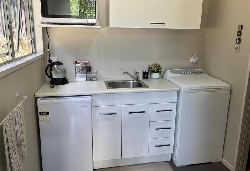 پانسیون Kingsley Quarters